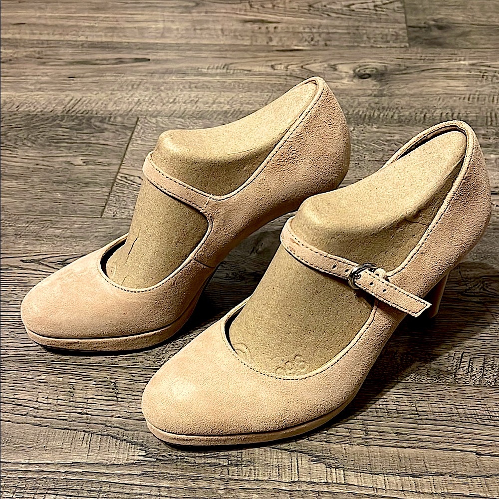 Elegant Beige Women's Mary Jane Heels